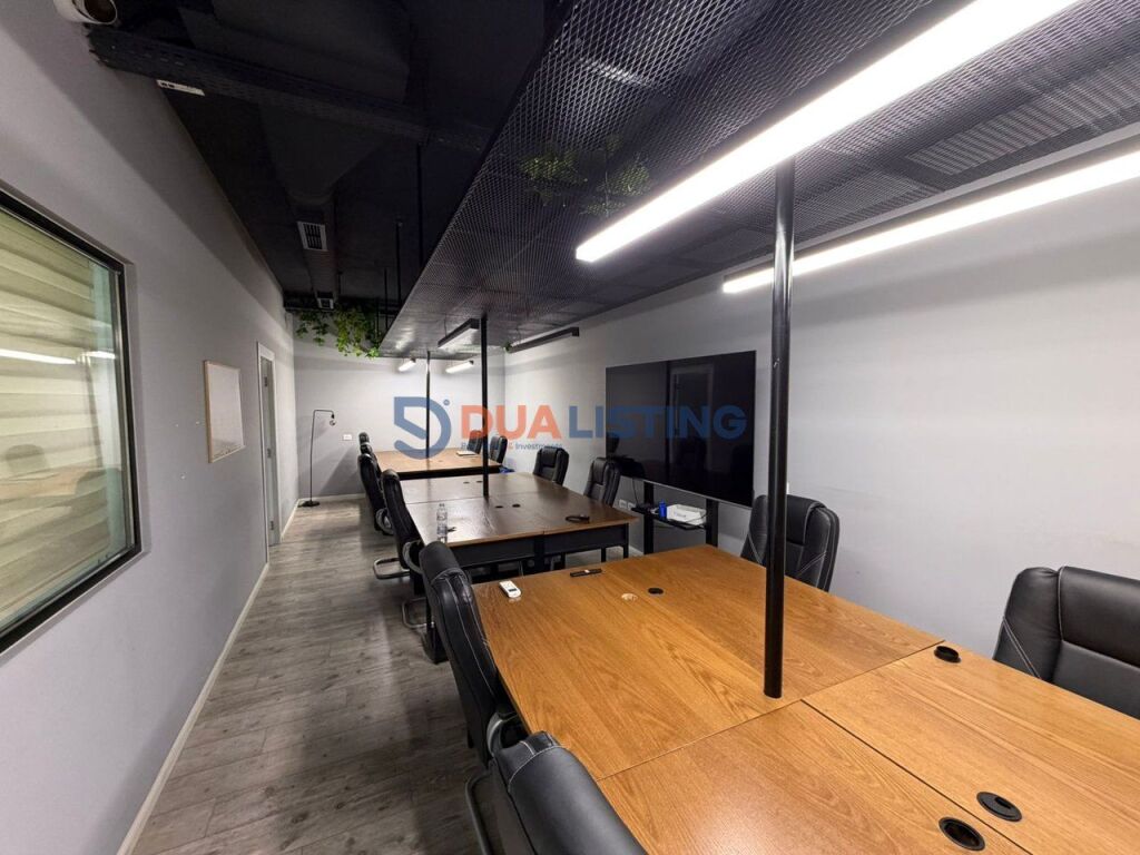 OFFICE SPACE FOR RENT AT SQUARE 21 !