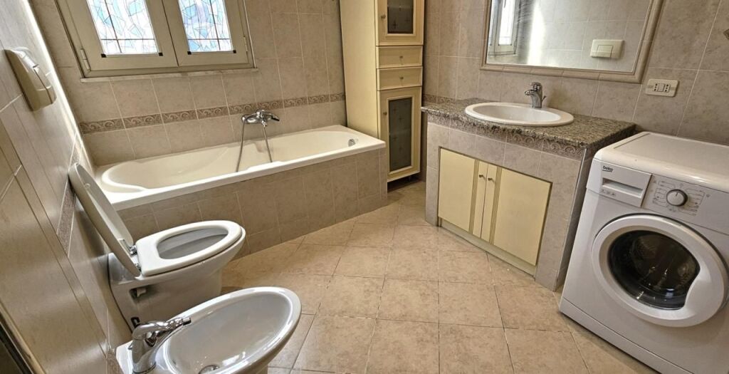 APARTAMENT 2+1 ME QIRA – RRUGA E DURRËSIT