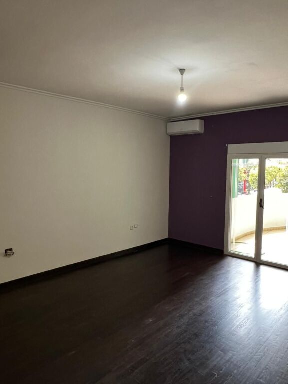 Apartament 2+1 per Qira, Komuna E Parisit.Tirane