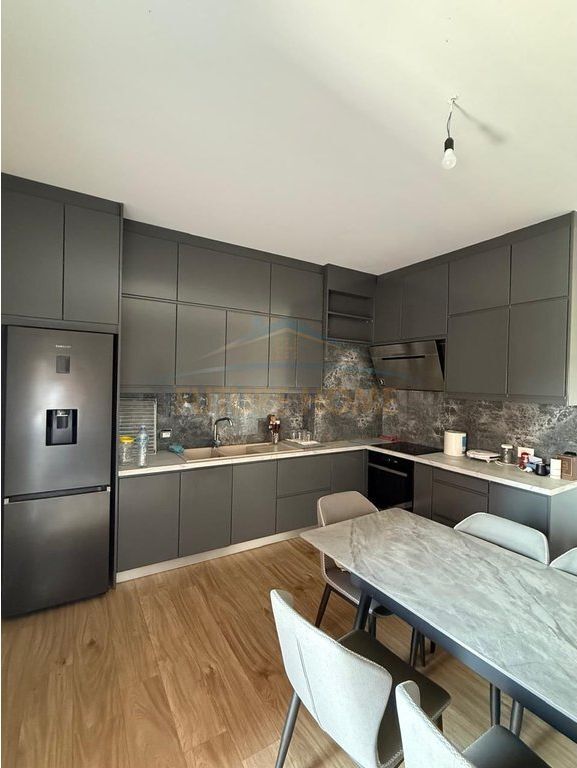 Shitet, Apartament 1+1, Paskuqan, Tirane.