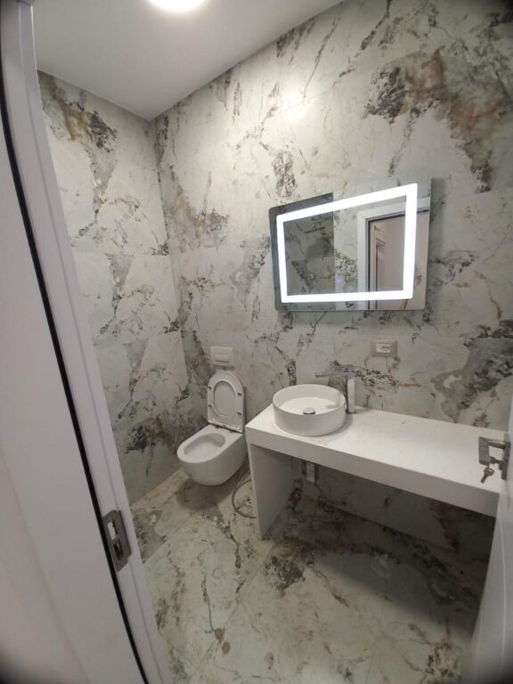 Apartament 2+1 me qera tek Restorant Fresku