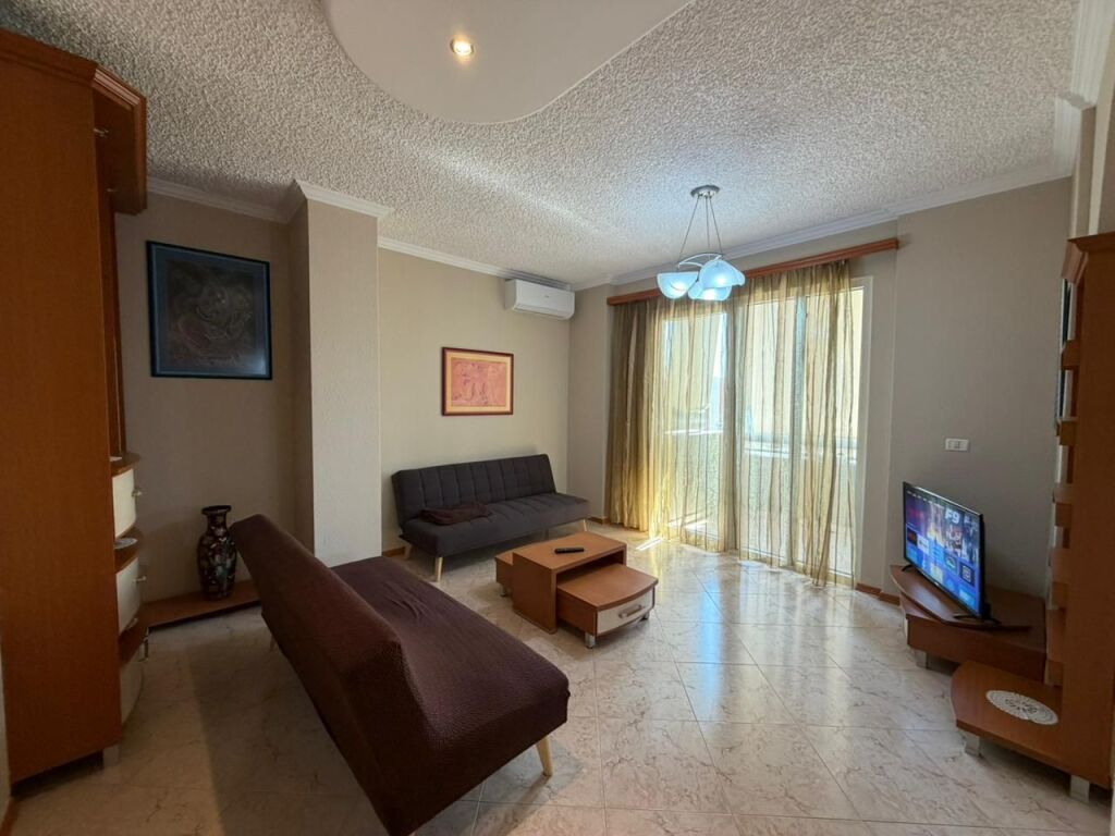 Apartament 2+1 per qira tek Rruga e Kosovareve.