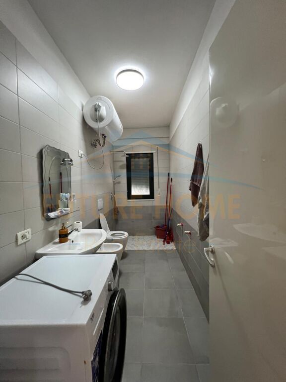 Affitto, Appartamento 2+1+2+Posto Auto, Nuovo Anello, Tirana.