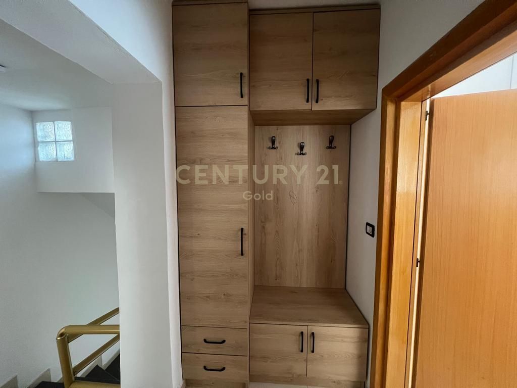 JAPIM ME QIRA APARTAMENT 1+1 RRUGA FORTUZI! 600 € /Muaj