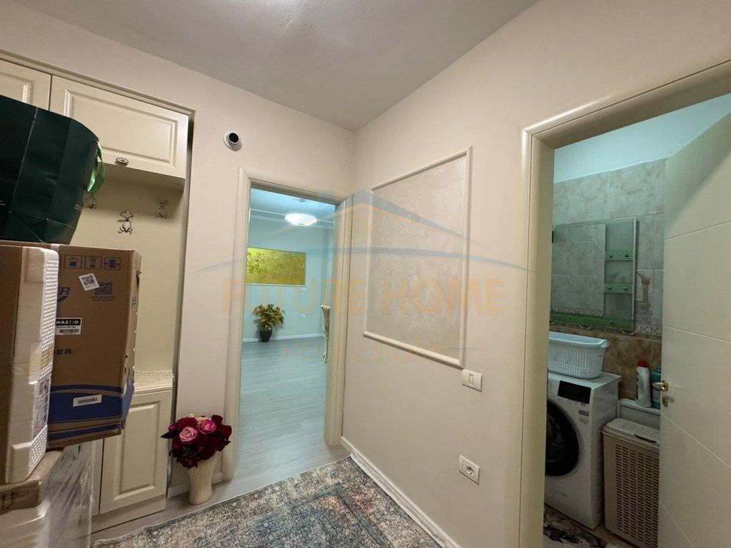 Shitet, Apartament 2+1+2, Stacioni i Trenit, Tiranë.