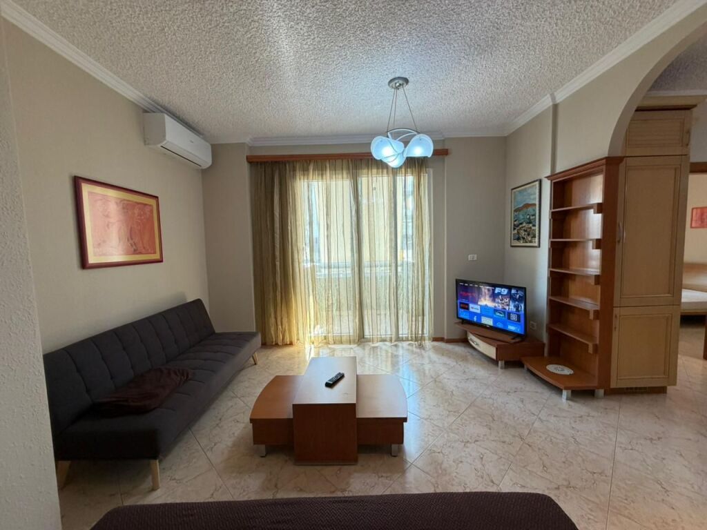 Apartament 2+1 per qira tek Rruga e Kosovareve.
