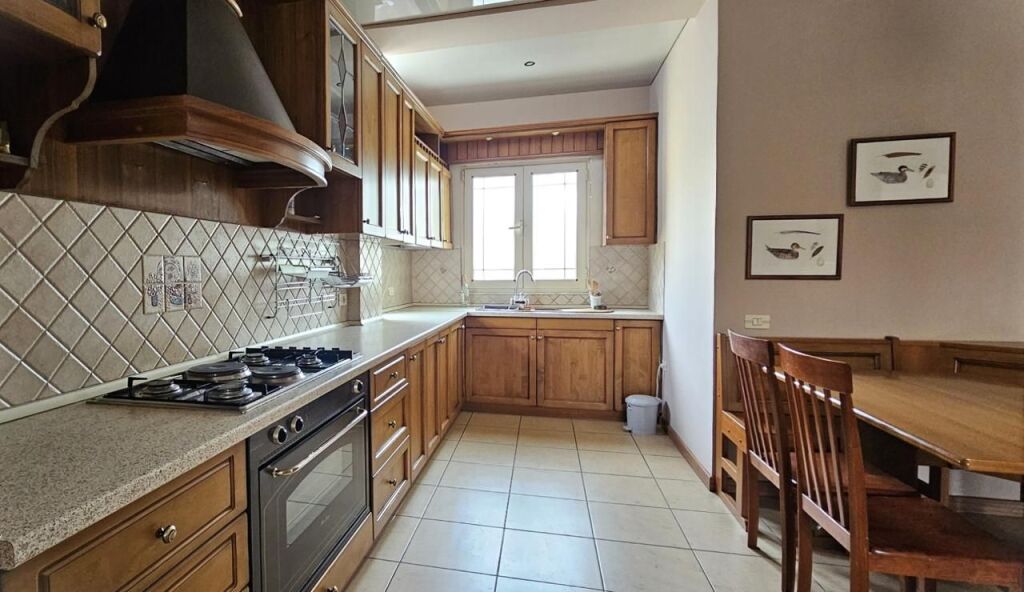 APARTAMENT 2+1 ME QIRA – RRUGA E DURRËSIT