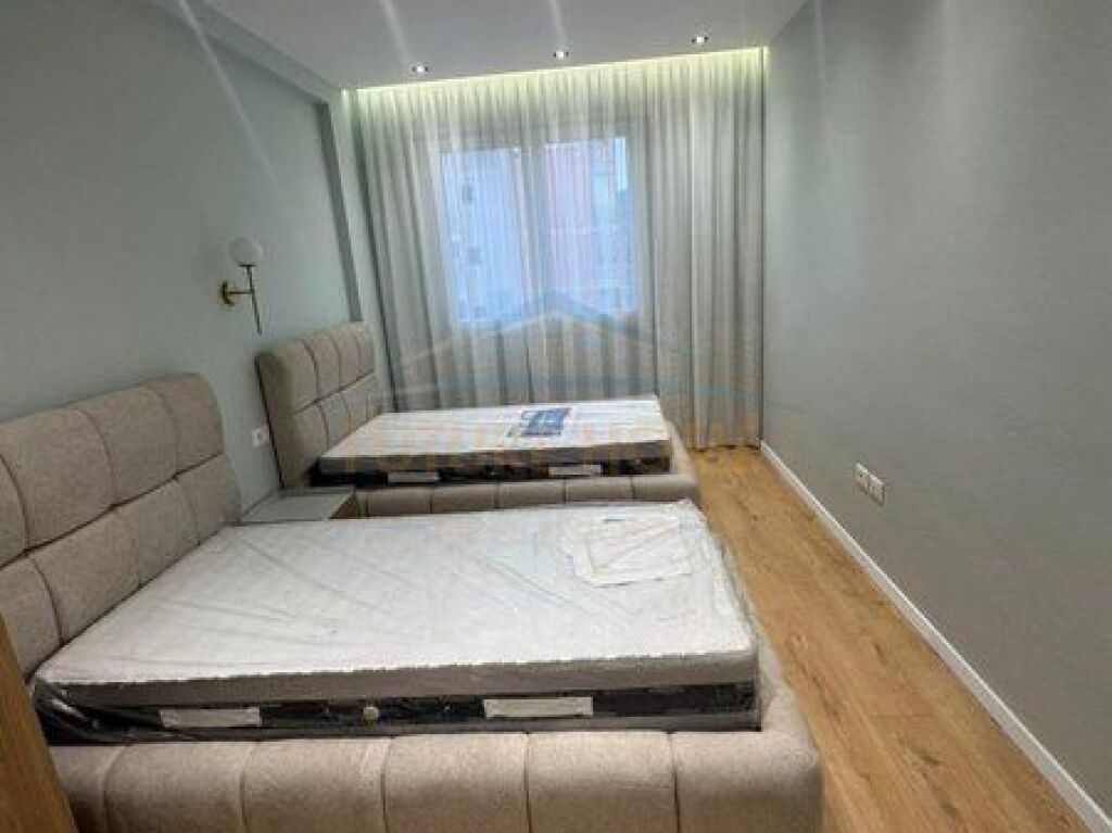 Shitet, Apartament 2+1, Misto Mame