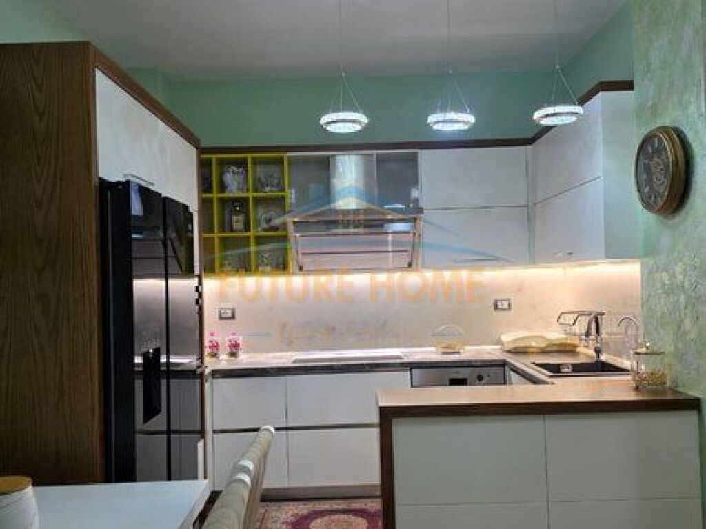 Qera, Apartament 2+1, Fresku, Tiranë.
