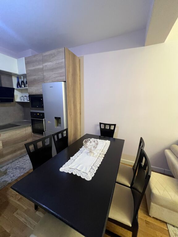 Apartament 2+1 per shitje tek kompleksi golden park tek amerikan 3