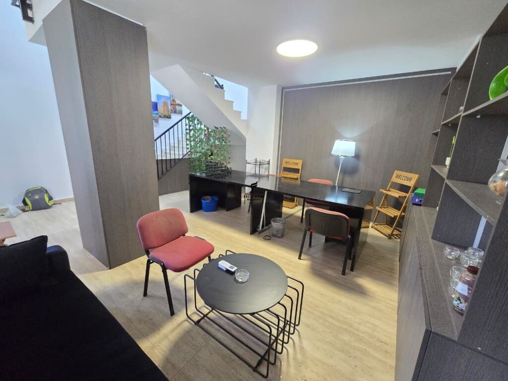 OFFICE FOR RENT DUPLEX 92 M2 PAZARI I RI 100,000 LEKE FH-90970
