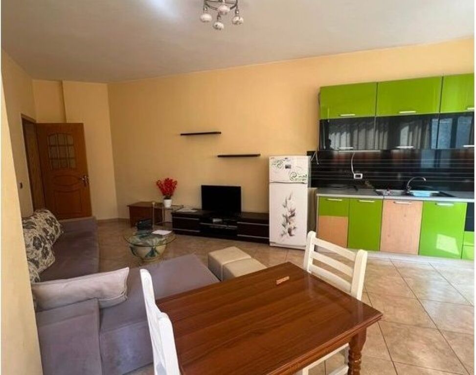 🏡 **SHITET APARTAMENT 1+1 – PRANË BULEVARDIT “ZOGU I PARË”**