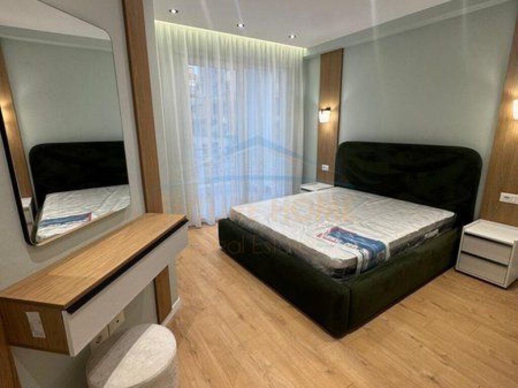 Shitet, Apartament 2+1, Misto Mame