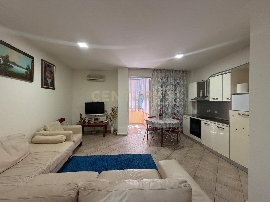 Shitet apartament 2+1+2 tualete prane Rruges Kosovarve!