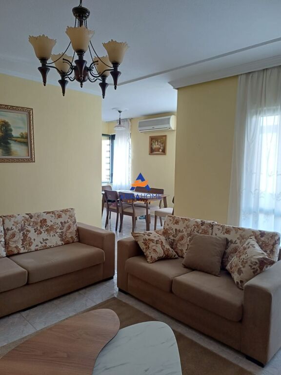 JEPET APARTAMENT ME QERA 2+1 "ZOGU I ZI" 800 EURO