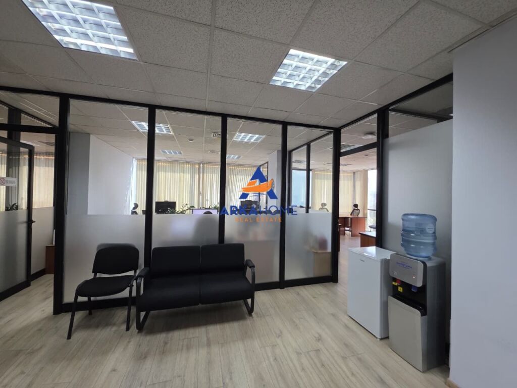 UFFICIO IN AFFITTO 275 M2 "VICINO ALL'INGROSSO, CENTRO" 495.000 LEKE