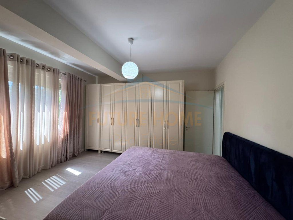Shitet, Apartament 2+1+2, Stacioni i Trenit, Tiranë.
