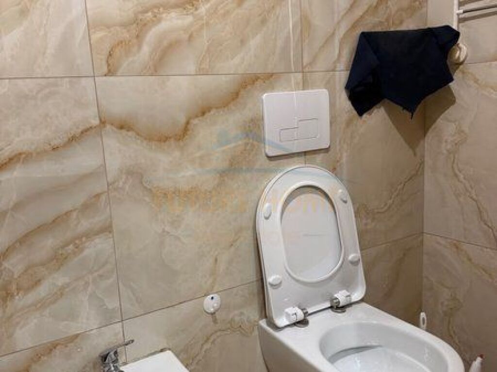 Shitet, Apartament 1+1, Kopshti Zoologjik, Tiranë.