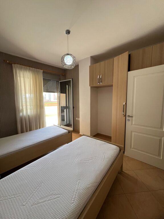 Apartment 2+1+2 with veranda for rent -Rruga e Dibres, Kompleksi Halili
