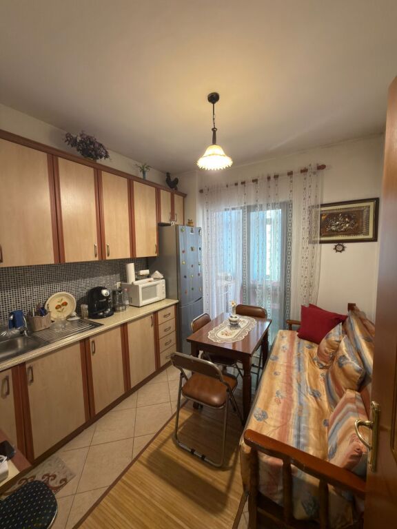 Apartament 1+1 per shitje tek Rruga 5-Maji.