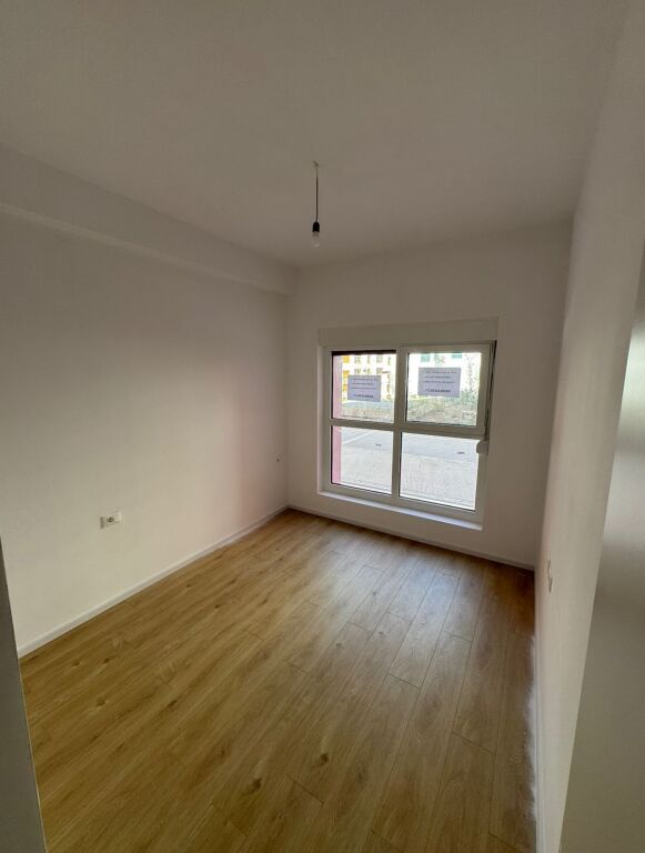 JEPET APARTAMENT 1+1 ME QERA - RR. ALI DEMI, TIRANE