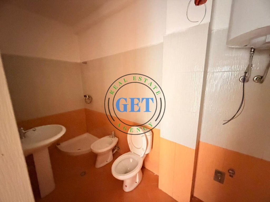 Shitet apartament 1+1 | Plazh, shkolla Bajram Curri, Durrës