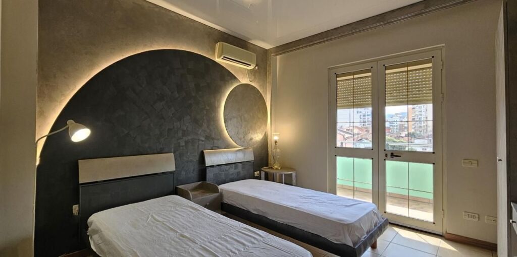 APARTAMENT 2+1 ME QIRA – RRUGA E DURRËSIT
