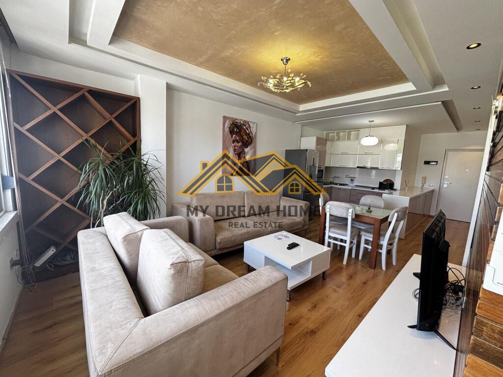 Shitet apartament 2+1 në qendër të Durrësit
