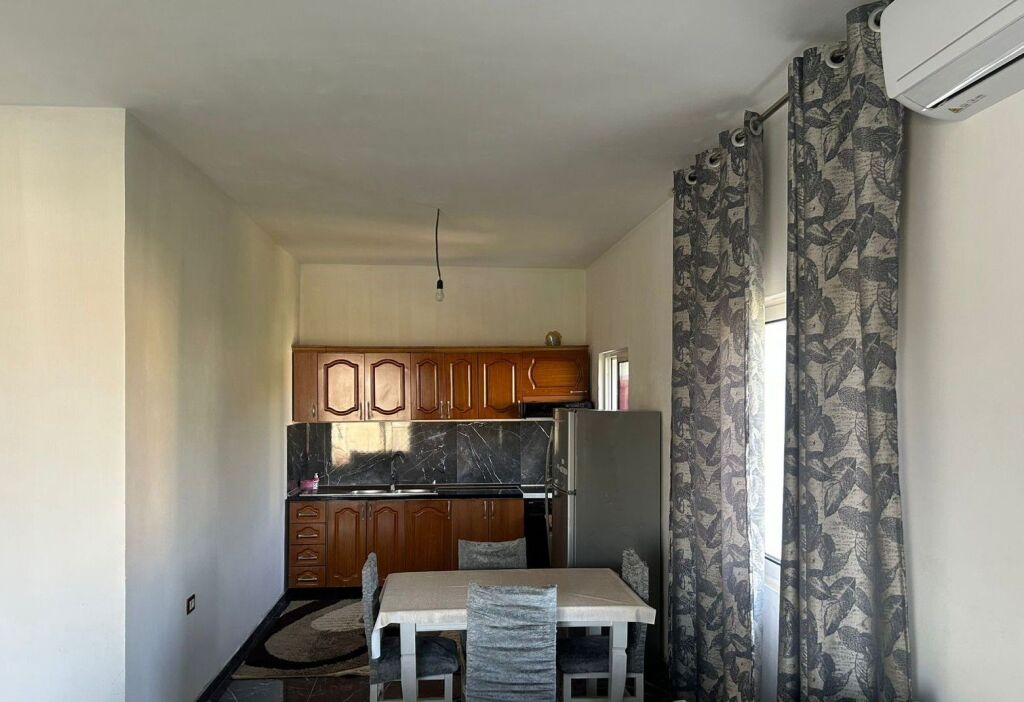 Qera | Shtëpi private 2 + 1| Rruga Neço Muka | 400 €/muaj