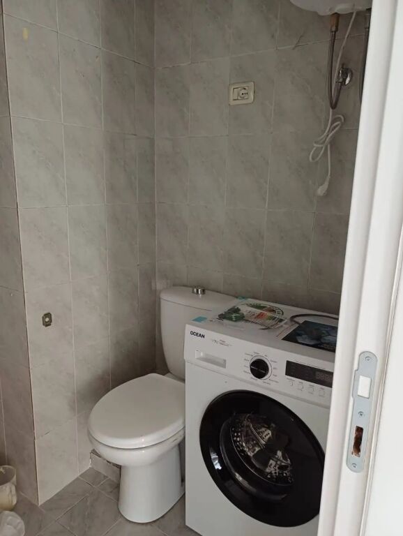 Jepet me qera Apartamenti 2+1+2 - Pallati me Shigjeta, Tirane