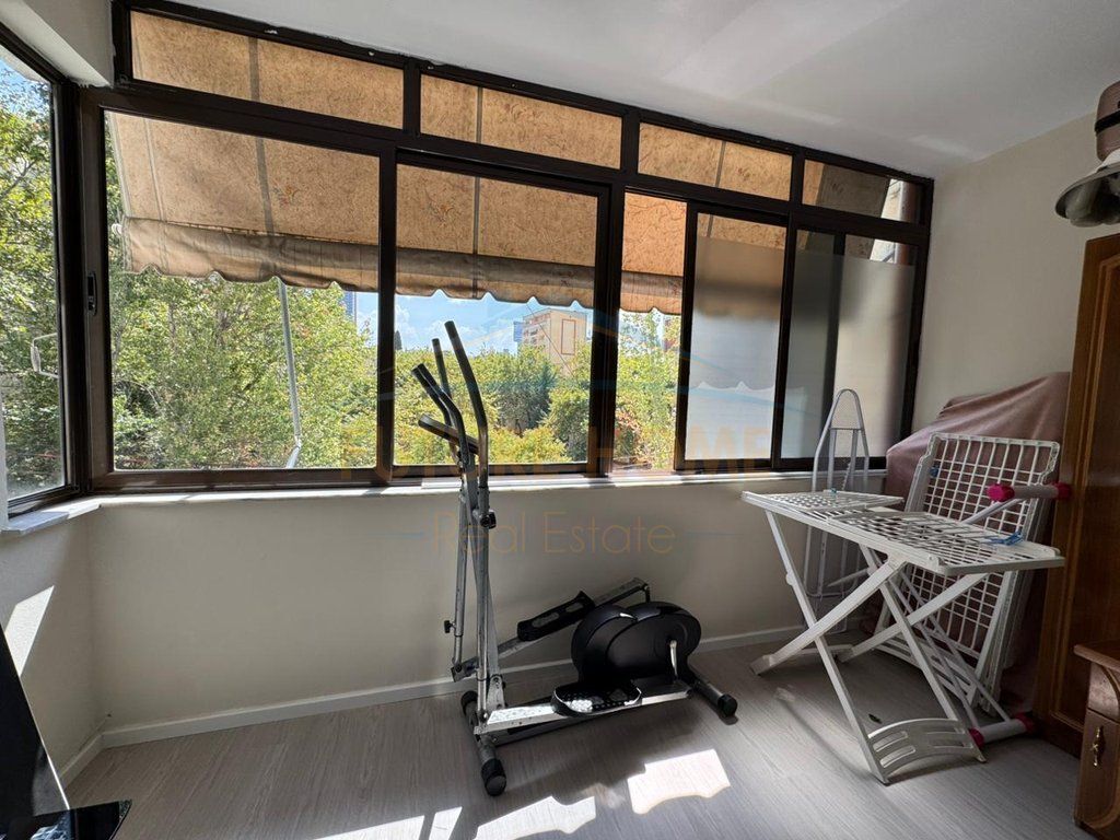 Shitet, Apartament 2+1+2, Stacioni i Trenit, Tiranë.