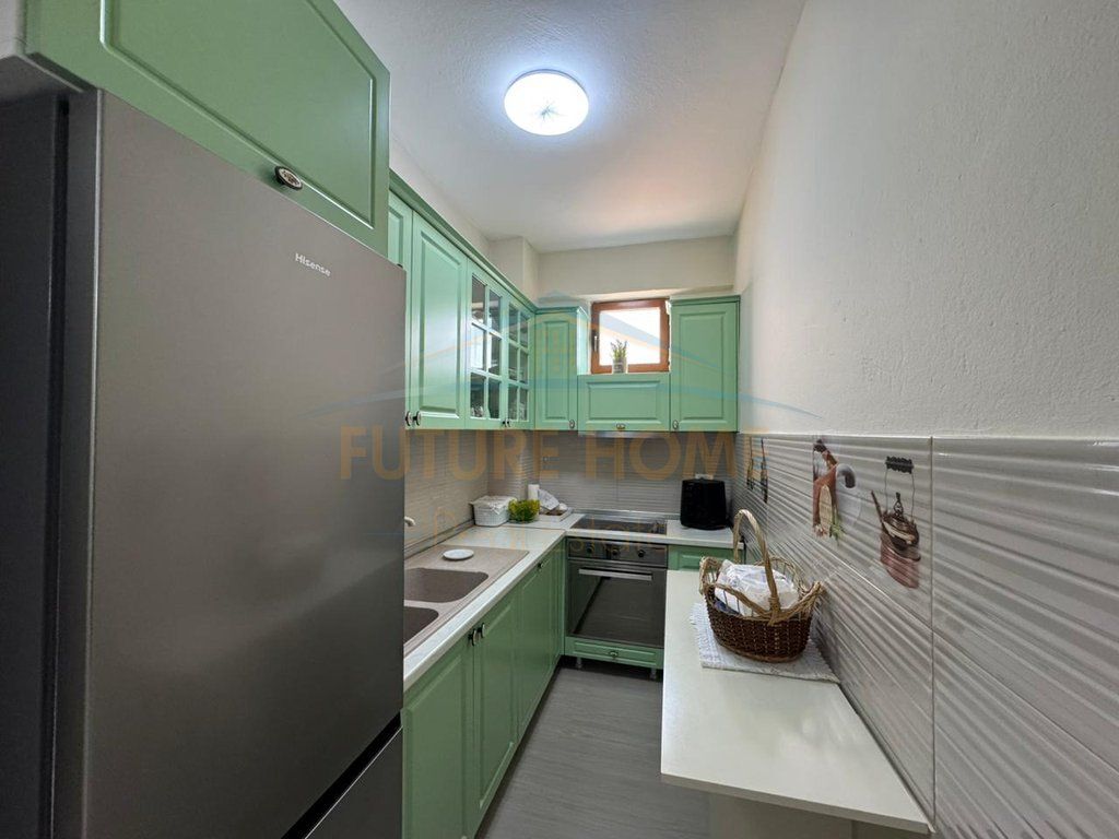 Shitet, Apartament 2+1+2, Stacioni i Trenit, Tiranë.
