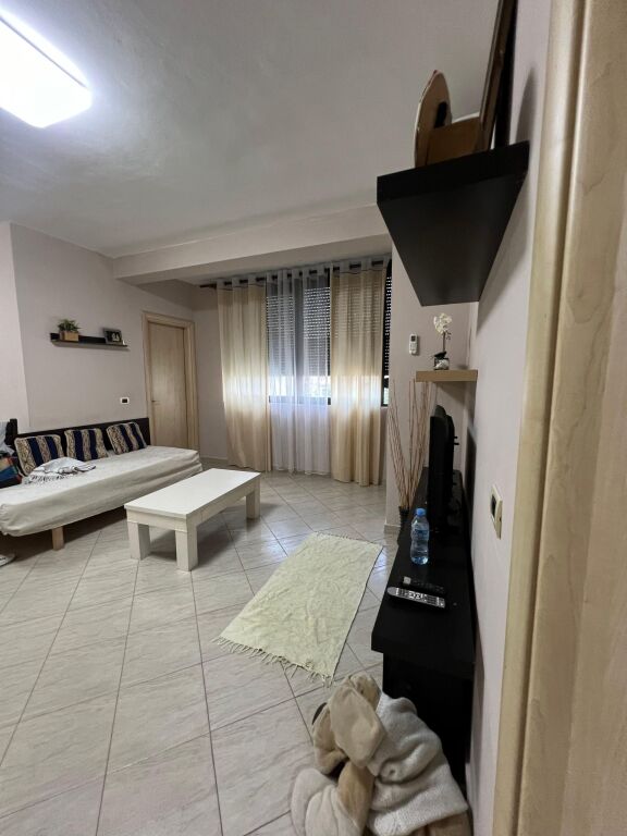 Affitto | Apartament 1 + 1 | PASTA FASTA BLLOK | 650 €/mese