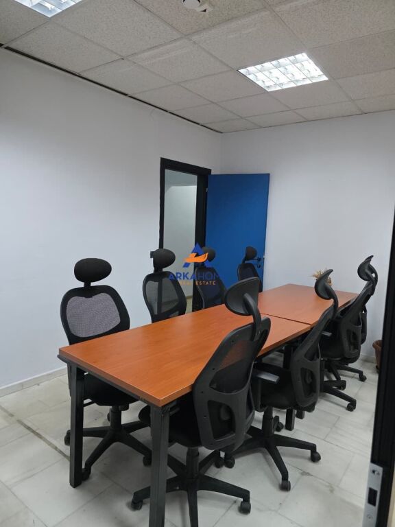 UFFICIO IN AFFITTO 275 M2 "VICINO ALL'INGROSSO, CENTRO" 495.000 LEKE