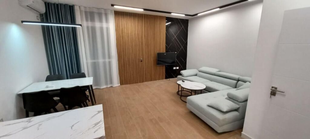Apartament 2+1 me qera tek Restorant Fresku