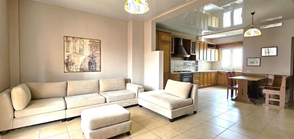APARTAMENT 2+1 ME QIRA – RRUGA E DURRËSIT