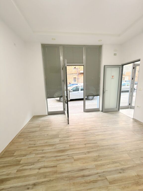 JEPET ME QERA AMBIENT BIZNESI PRANE MARKATES, DURRES
