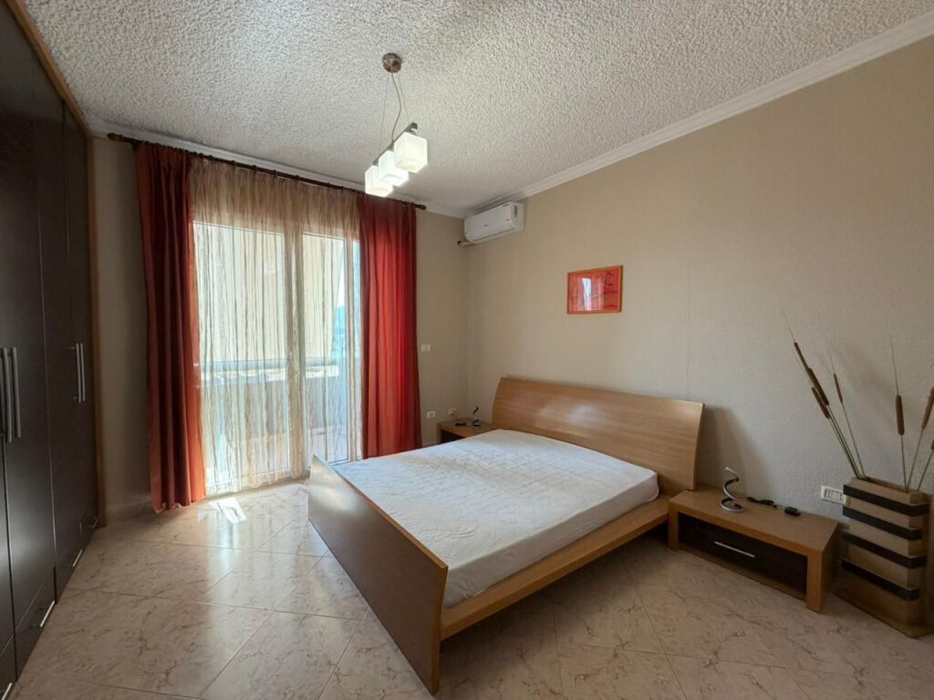 Apartament 2+1 per qira tek Rruga e Kosovareve.