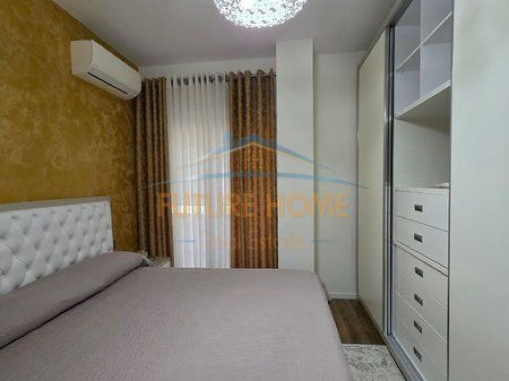 Qera, Apartament 2+1, Fresku, Tiranë.