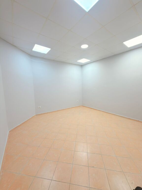 JEPET ME QERA AMBIENT BIZNESI PRANE MARKATES, DURRES