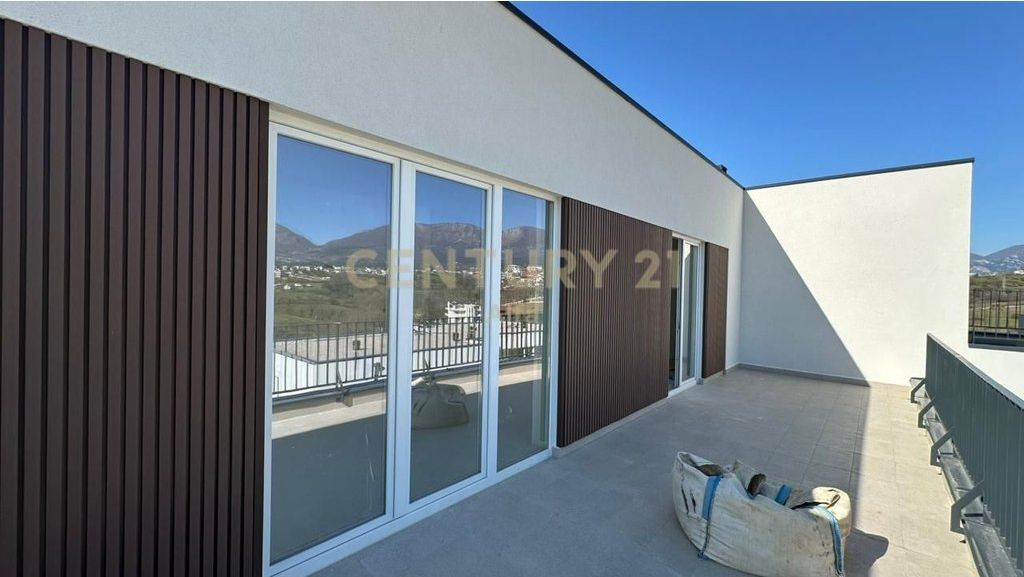 Apartament 3+1+2 me Verandë për shitje në Eden Residence – Sauk, Tiranë!