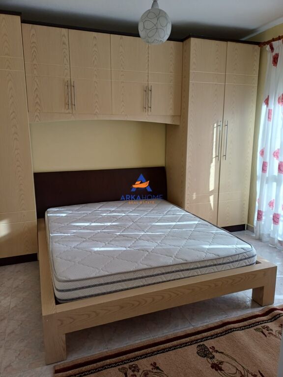 JEPET APARTAMENT ME QERA 2+1 "ZOGU I ZI" 800 EURO