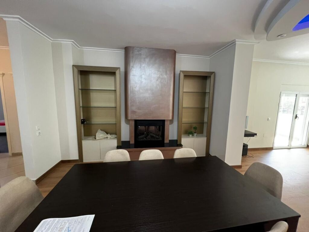 Apartament 2+1 per Qira, Komuna E Parisit.Tirane