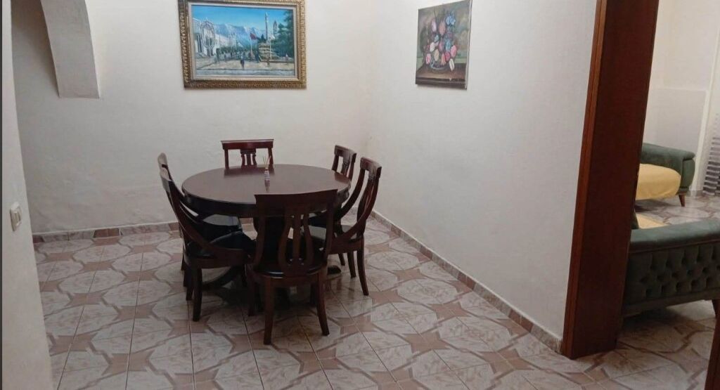 Qera | Apartament 2 + 1 | Rruga e Kavajës | 500 €/muaj