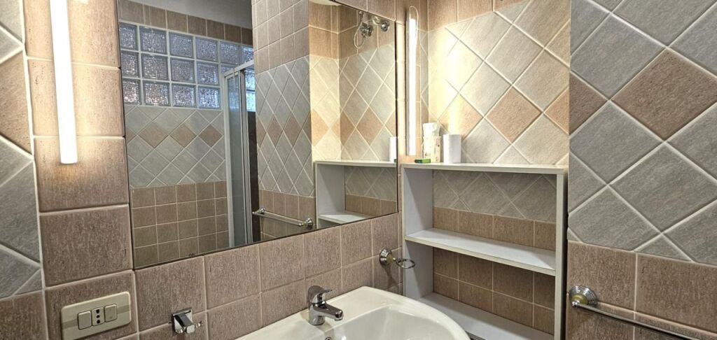 APARTAMENT 2+1 ME QIRA – RRUGA E DURRËSIT