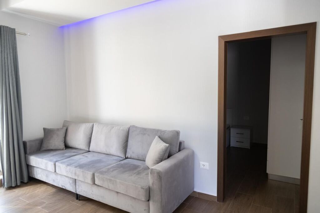 Qera | Shtëpi private 1 + 1 | Farkë | 450 €/muaj
