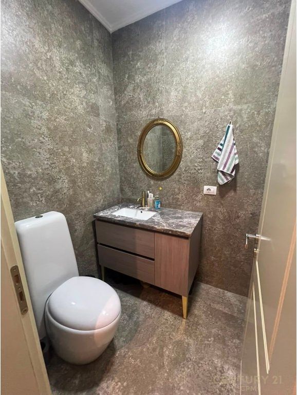 2+1 apartment for sale on Elbasani Street