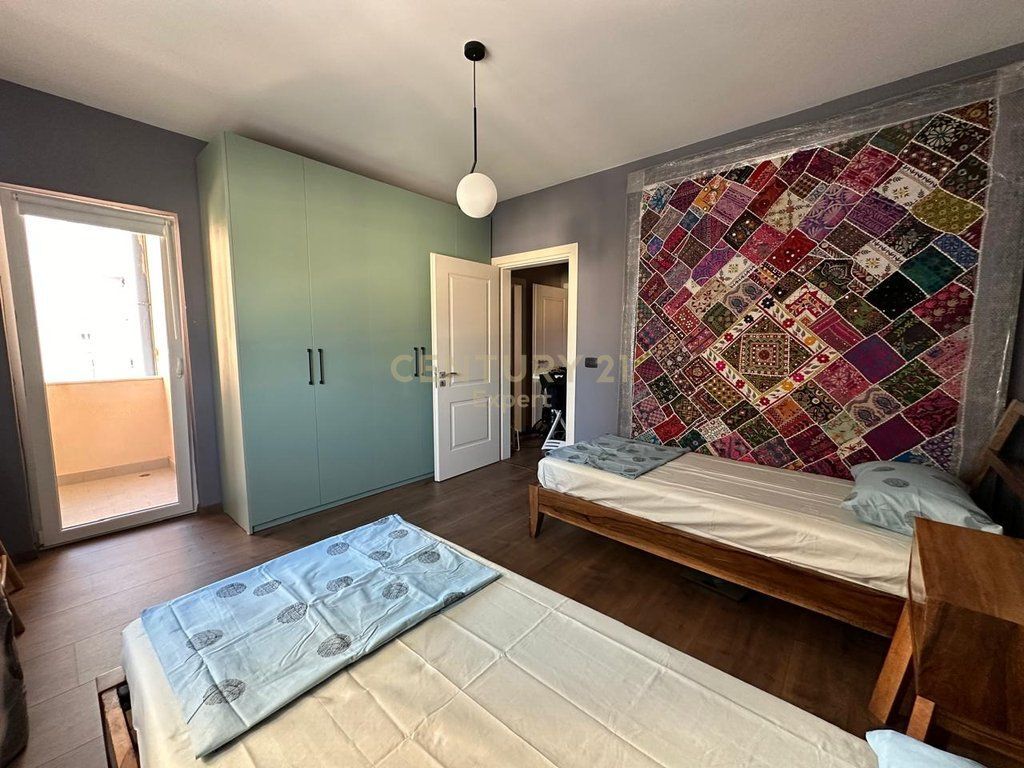 APPARTAMENTO 2+1+2 IN AFFITTO ALLA EX ESPOSIZIONE 1.400 € /Mese 130.000 Lek /Mese
