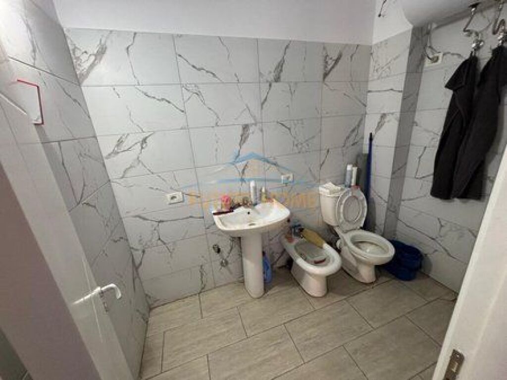For sale, Apartment 1+1, Mine Peza Street, Tirana.