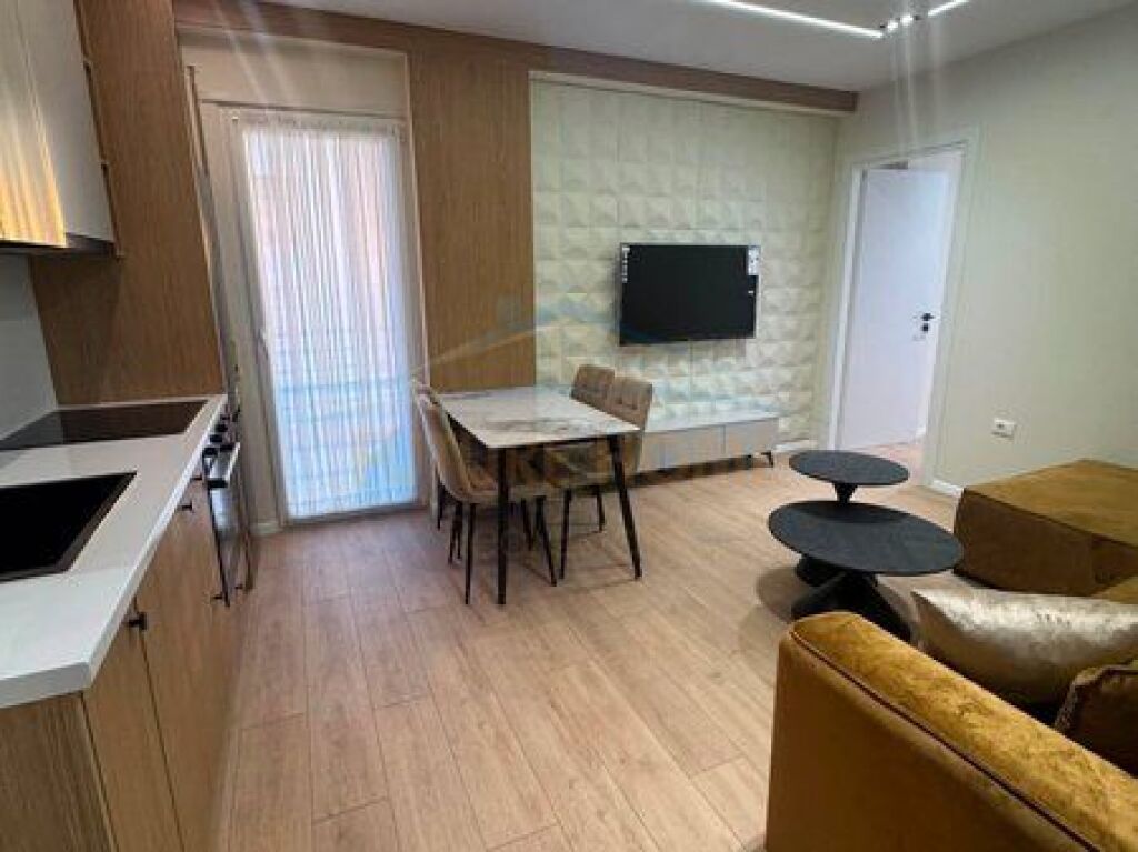 Shitet, Apartament 1+1, Misto Mame